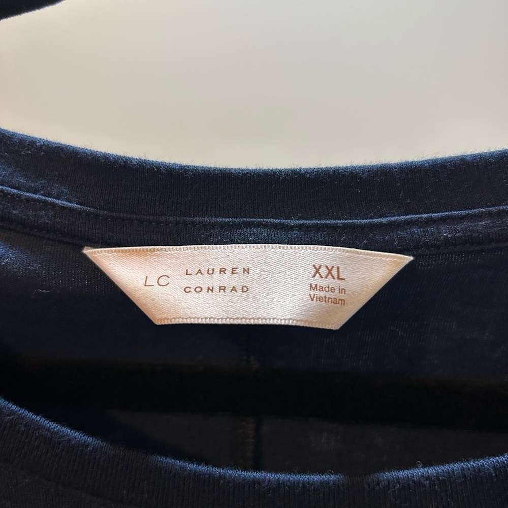 LC Lauren Conrad Classic Navy Short Sleeve Top - Picture 3 of 3